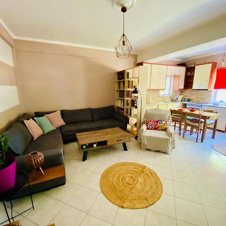 Cottage House,With Big Garden & Lawn Amaliada Екстер'єр фото