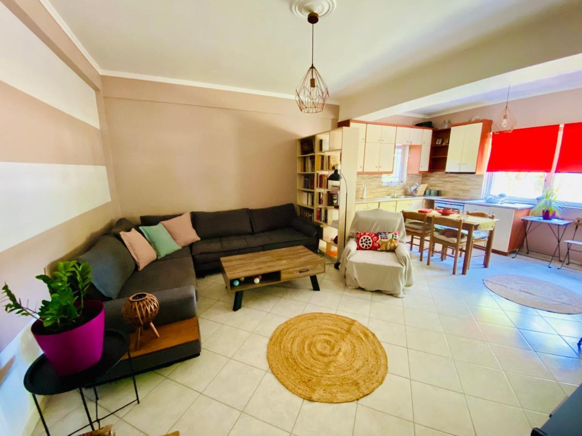Cottage House,With Big Garden & Lawn Amaliada Екстер'єр фото